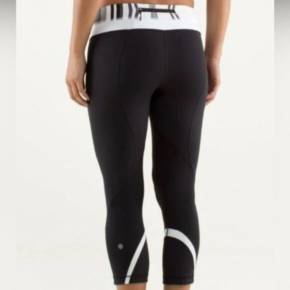 lululemon athletica Pants - Lululemon Inspire Crop ll Leggings